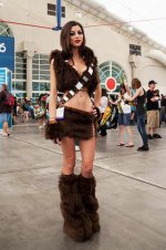 hot-girl-wookie-chewbacca-starwars-13116993319.jpeg