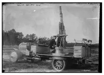 Krupp_balloon_gun_on_truck_LOC_08648v.webp