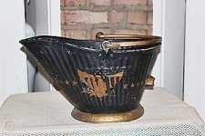 vintage-reeves-16-metal-coal-bucket_1_c1f14c19b27ce91d28b5e40361417b32.jpg