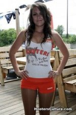 Hooters-Girls-King-Of-Prussia-Pennsylvania-1-200x300.jpg