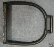 horsegear_stirrup_brass_model1833dragoon_sideview_ebay_c070_1.jpg