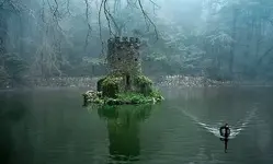 ireland castle lake2.webp