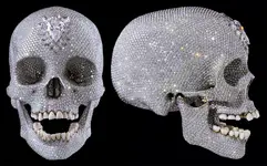 damien-hirst-diamond-set-skull-for-the-love-of-god-bentley-skinner-jewellery-shop-in-london.webp