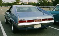 800px-1970_AMC_AMX_390_go-package_blue_rear.webp