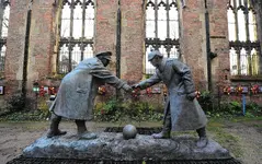 mc-christmas-truce-wwi-hochschild-20141224.webp