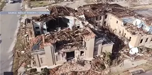 Devastating long-track tornado damage in the US02-crop.webp