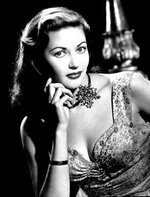 Yvonne_DeCarlo_2.jpg