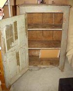 Late18thEarly19thCenturyAmericanOriginalPaintCornerCupboard_04.jpg