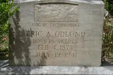 Eric Odlund grave marker.webp