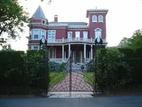 Stephenking_house.webp