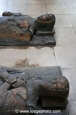 detail-effigies-templar-knights-temple-church-lond-211.jpg