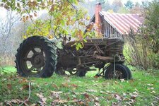 Tractor&House.jpg