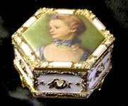 Hexagon jewelry box.jpg