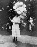 Balloon Photo 1920s (560x700).webp