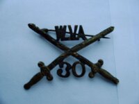insignia_KoP-UR_crossed-swords_WVA-30_frontview_topic42394usmilitariaforum2009.jpg