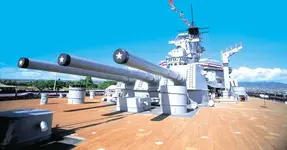 06-uss-missouri-guns.webp