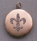 fleur de lis locket - front.jpg