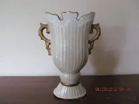 Neat Vase 001.webp