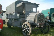 1915_De_Dion-Bouton_Lorry.jpg