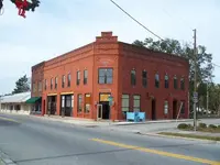 800px-Mayo_FL_brick_bldg.webp