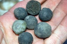 Lead Button & Musket Balls (11).JPG