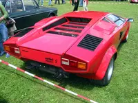 Lamborghini_countach_5000s_rear.webp