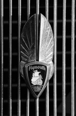 1934 Plymouth emblem.jpg