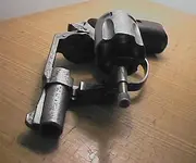 38Revolver4.webp