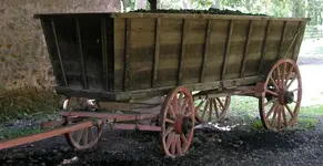 ore wagon narrow wheels.webp