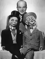 Edgar_Bergen_with_Charlie_McCarthy_and_Mortimer_Snerd_1949.webp