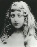 Agatha_Christie_as_a_child_No_1.jpg