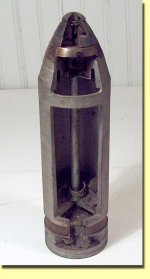 WW1_shell_halfsection_ww1_75mm-Shrapnel-shell_1907-Scovillfuzed_thinwalled_20070902BombSh (2).jpg