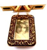 PictureFrameBrooch.jpg