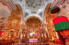 san_xavier_del_bac_interior.webp