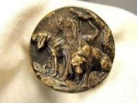 Antique-Hunting-Hound-Dogs-Picture-Button-Metal-Repousse-1-1-4-034-Bloodhound--p231867.jpg