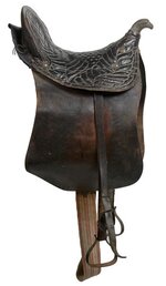 saddle with eadle headed pommel 1830's.jpg