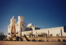 San_Xavier_del_Bac_01.webp