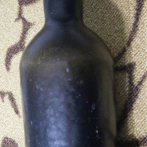 black glass bottle 1600s Dutch