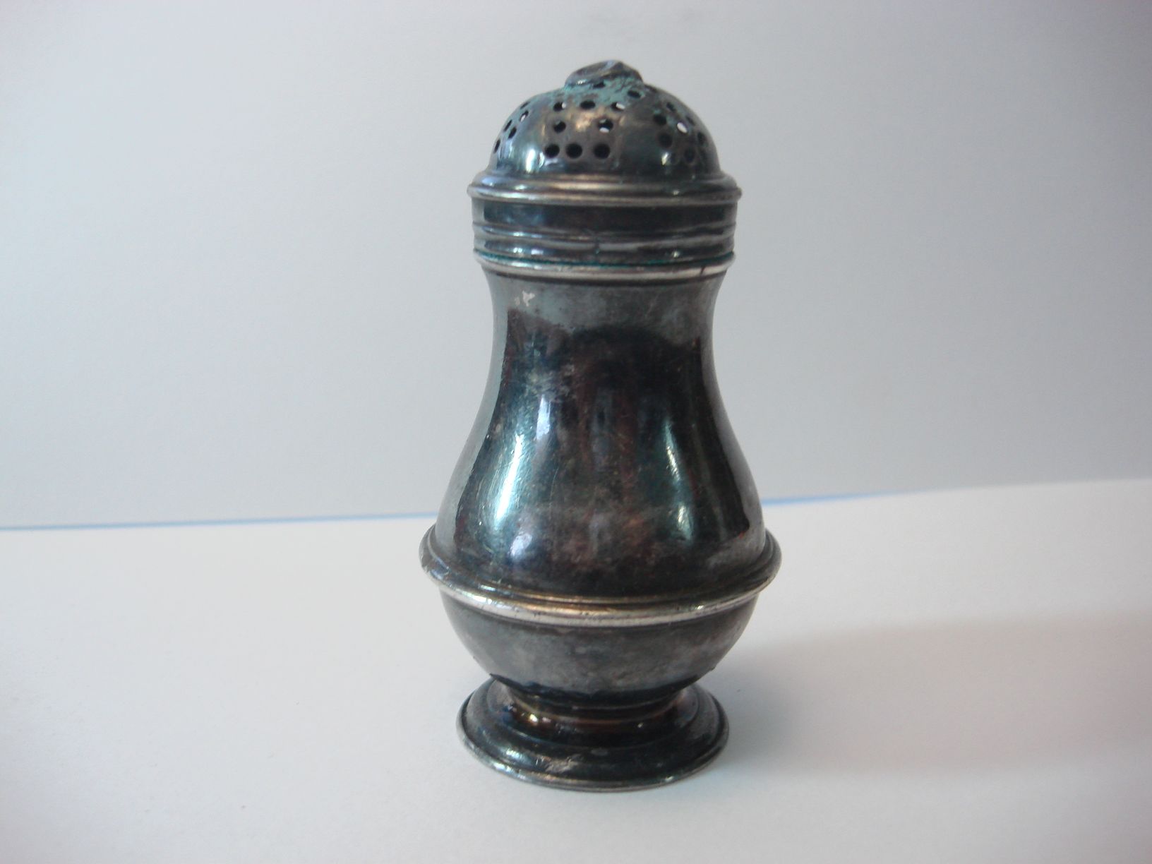 1718 Britannia Silver Pepper Caster