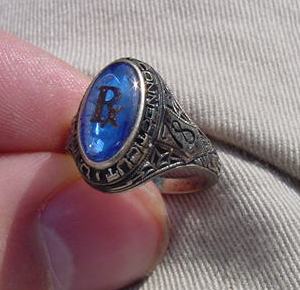 1978 CLASS RING - SALTWATER (CT)