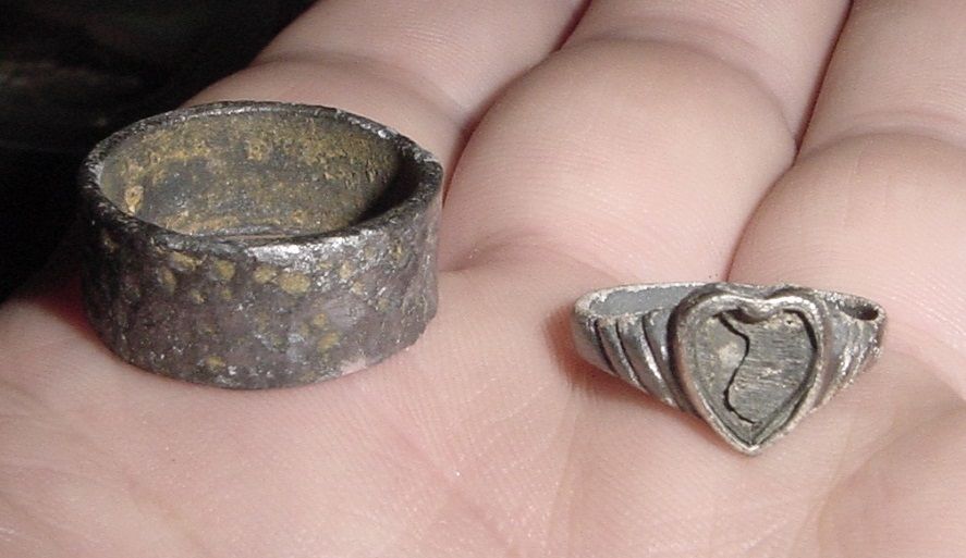 2 SILVER RINGS