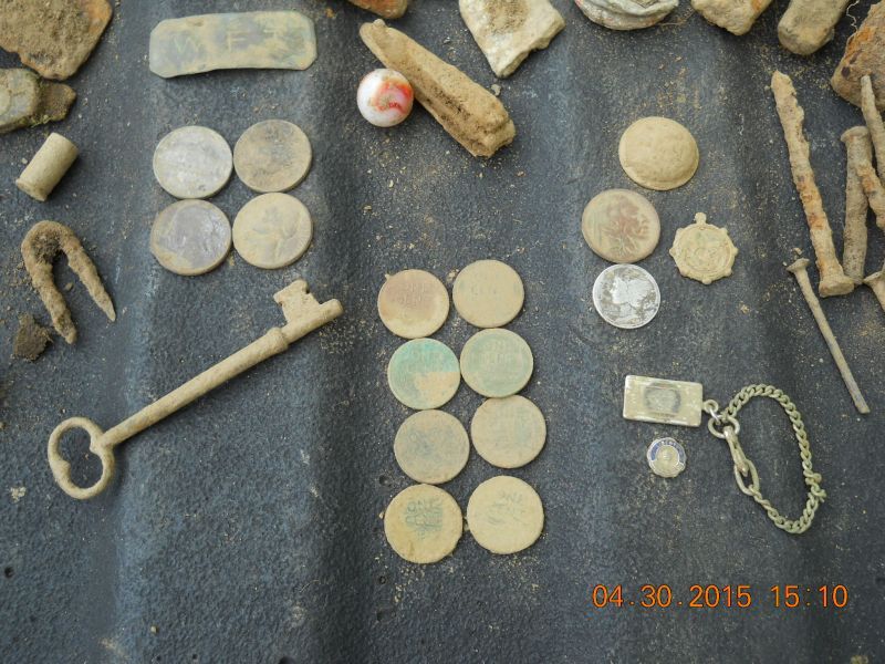 4-30-15 A very good day. A merc, war nickel, buff, first skeleton key, 1860's union button.