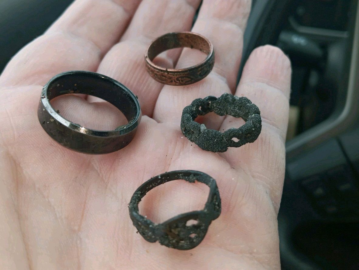 4 RINGS FROM CAPE COD HUNT - 2 SIL.