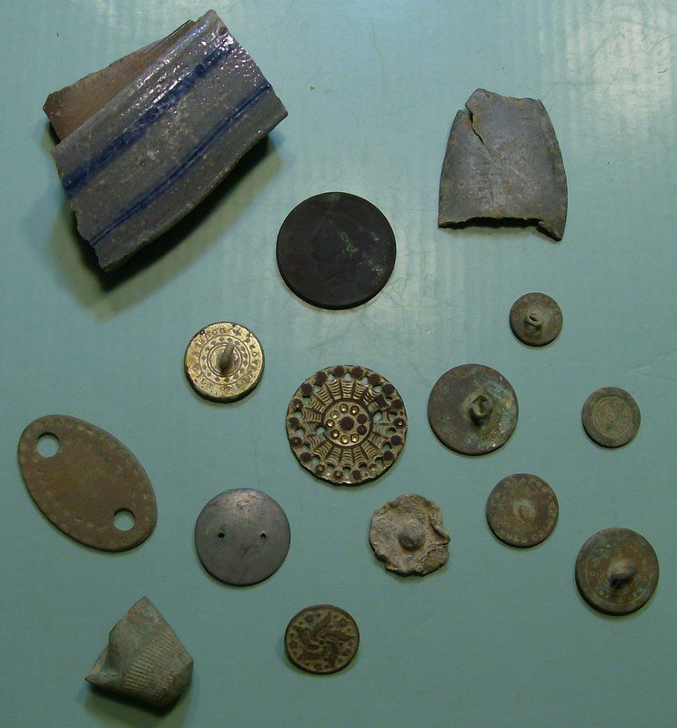 A good sampling of some early finds - Here's the link to the post:

http://forum.treasurenet.com/index.php/topic,221945.0.html