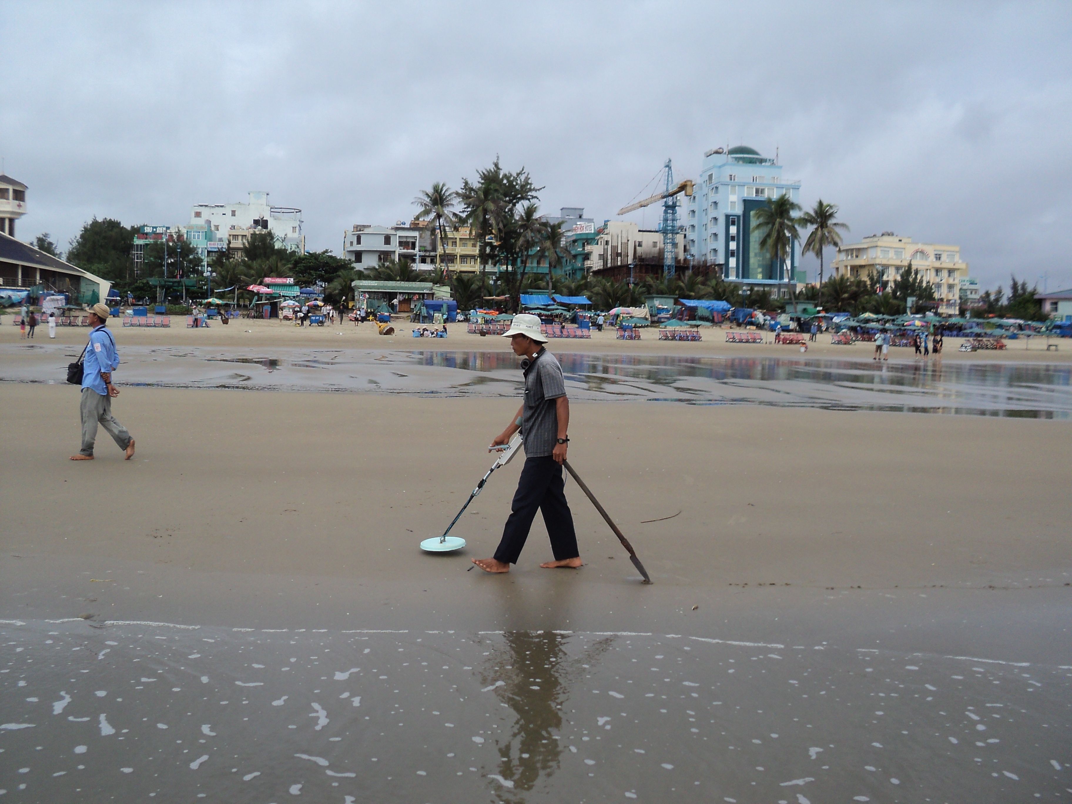 a local viet man on vung tau beach.