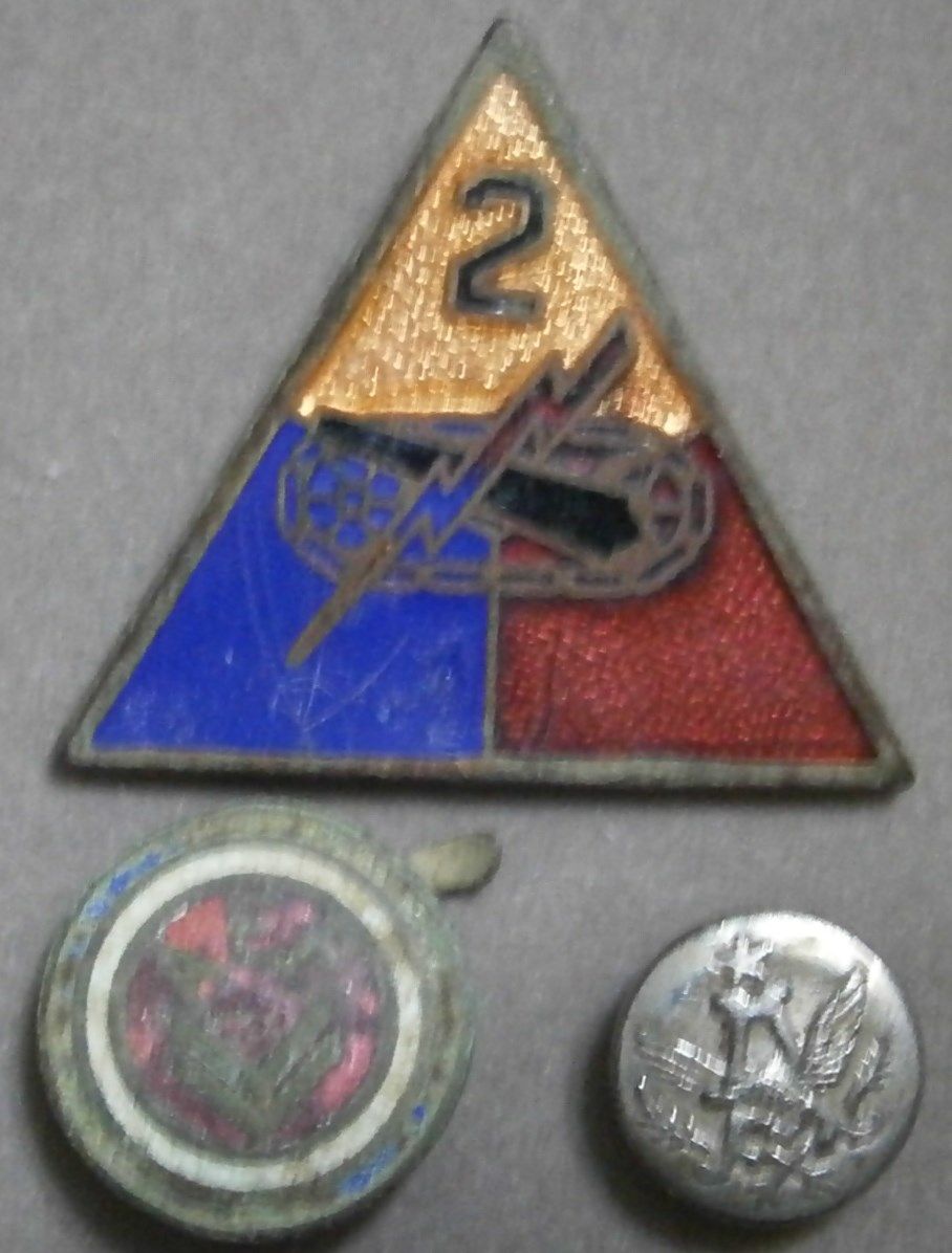 AEF pin, 2nd armoured pin, Anh. Busch beer button all found w/ Whites coinmaster