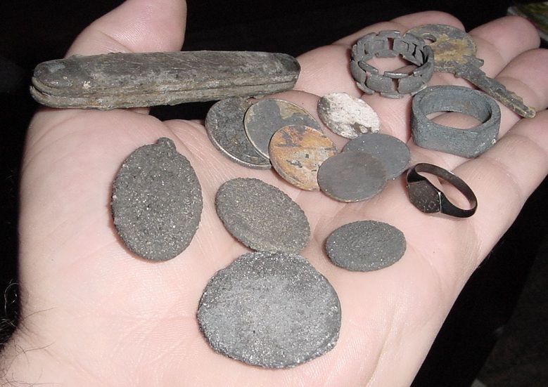 APRIL 2012 COLD WATER HUNT FINDS - SILVER HALF - SILVER QUARTER - SILVER DIME
SILVER RING - SILVER RELIG.MED. - 10KRING