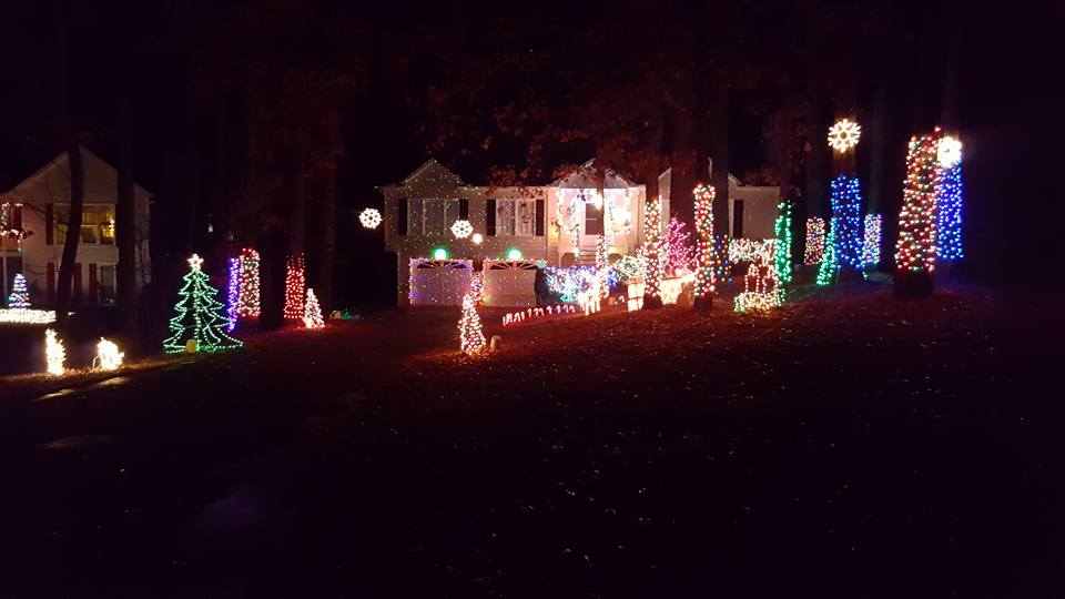 Christmas 2016 - 10,000 lights.
7 Blisslights laser lights (they get a little lost with all of the lights)