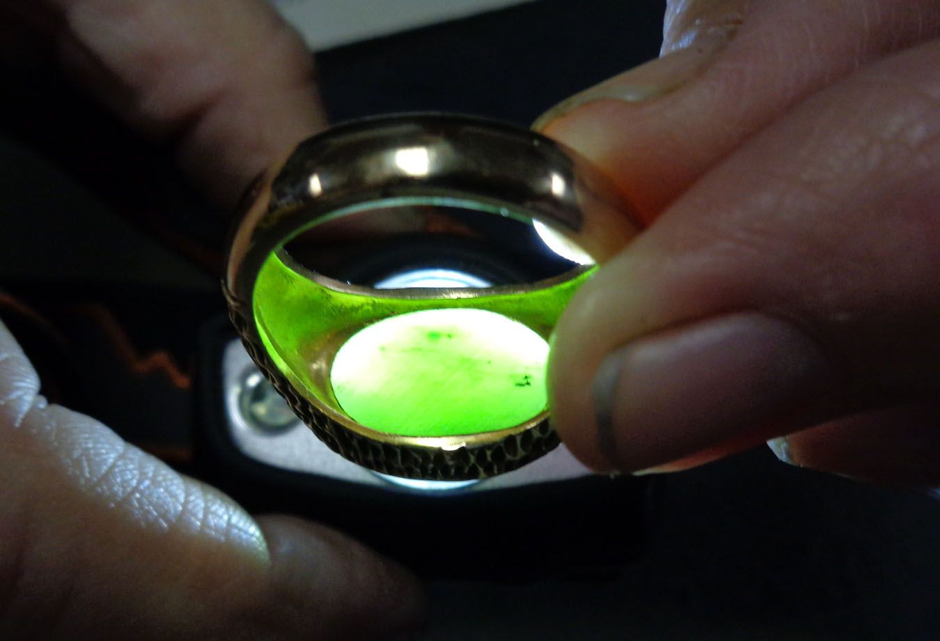 Christmas ring stone lighted