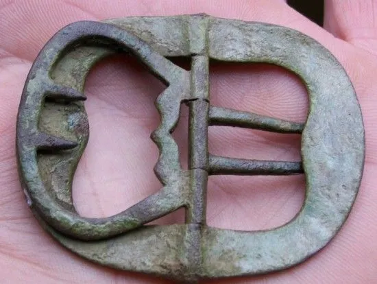 colonial shoe buckle back